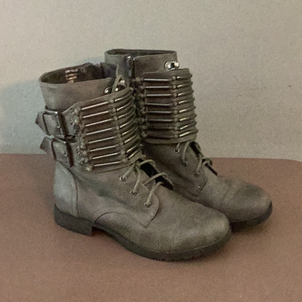 Not Rated Gray Boots Size 5.5